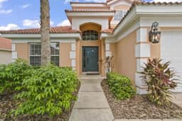 Stunning Family-Friendly Home (400995)