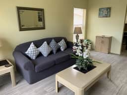 Ideal location on a golf complex (343830)