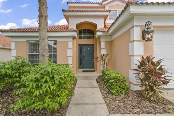 Stunning Family-Friendly Home (400995)